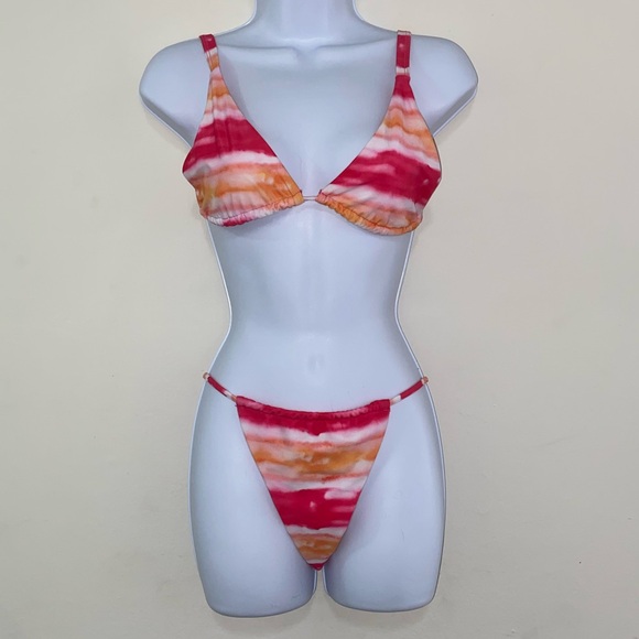 Zapaka Bikini - Picture 2 of 5